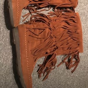 Fringe boots